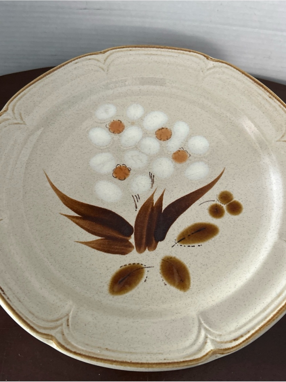 Vtg. Hand-Painted Floral Stoneware set of 4 Dinner Plates. Made in Japan